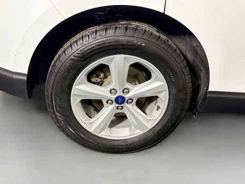 Used 2017 Ford Edge SE FWD image 33