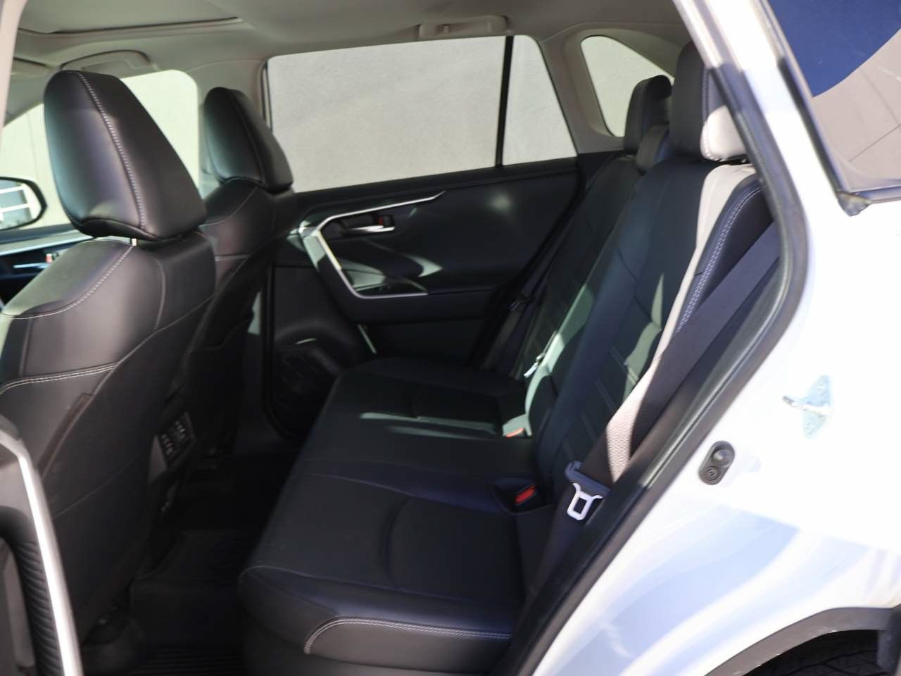 Used 2020 Toyota RAV4 Limited AWD/4WD image 11