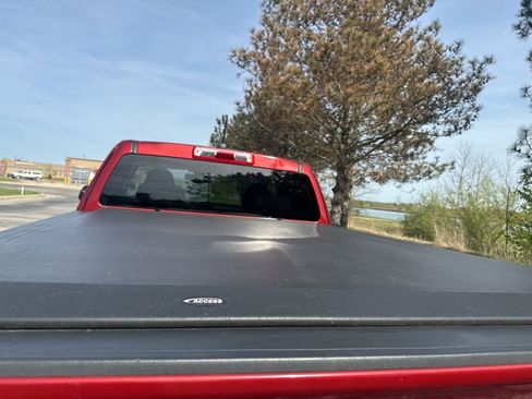 Used 2015 Chevrolet Colorado Z71 image 5