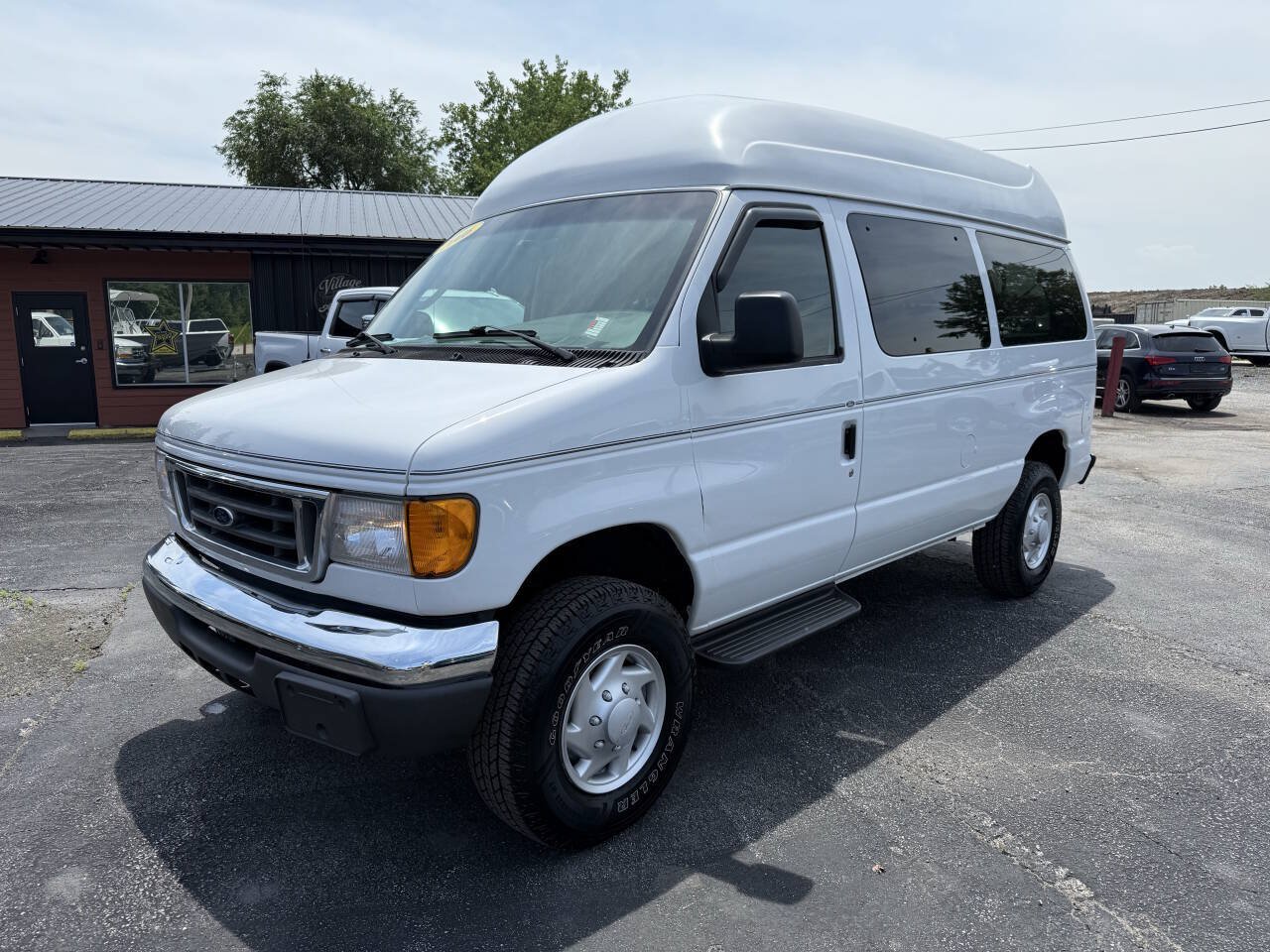 Used 2006 Ford E-350 and Econoline 350 XL RWD image 1