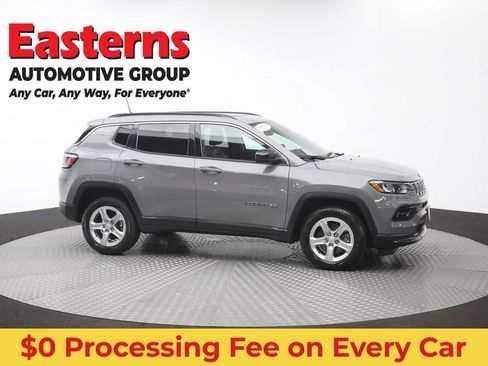 Used 2023 Jeep Compass Latitude w/ Sun and Sound Group AWD/4WD image 48