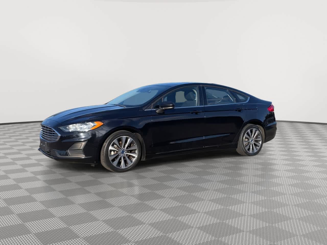 Used 2019 Ford Fusion SE AWD/4WD image 4