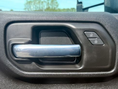 Certified 2021 Chevrolet Silverado 2500 Custom w/ Custom Value Package AWD/4WD image 19
