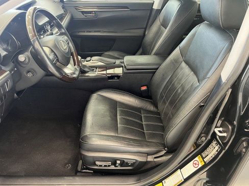 Used 2016 Lexus ES 350 w/ Luxury Package w/Wood Trim image 9