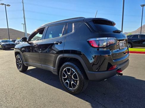 Used 2024 Jeep Compass Trailhawk AWD/4WD image 4