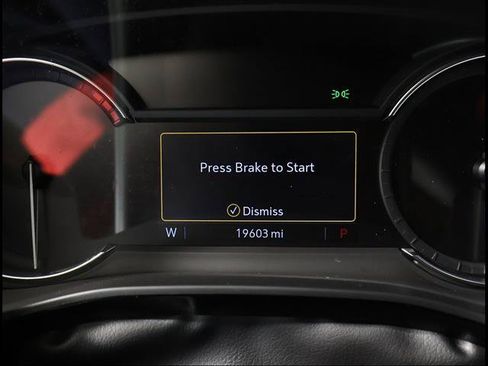 Used 2025 Cadillac XT5 Luxury FWD image 9