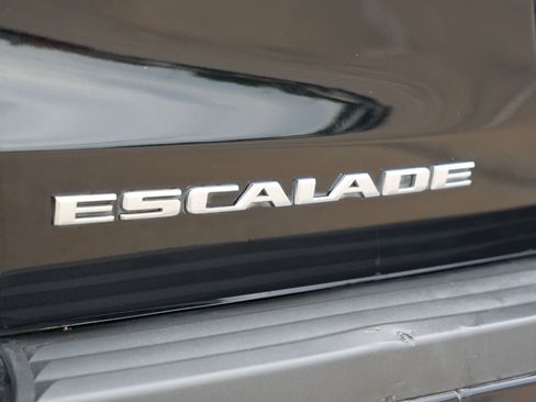 Used 2020 Cadillac Escalade ESV Luxury AWD/4WD image 18