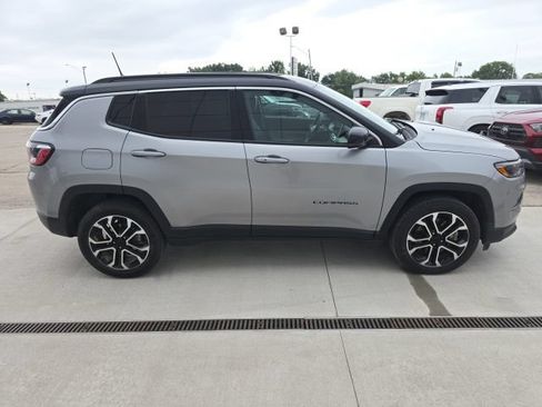 Used 2023 Jeep Compass Limited AWD/4WD image 5