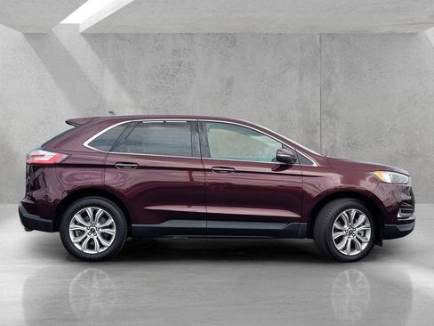 Used 2023 Ford Edge Titanium AWD/4WD image 3