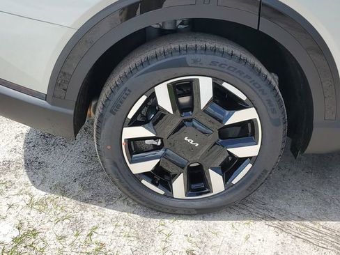 New 2027 Kia Telluride S image 5