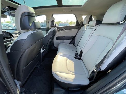 Used 2025 Kia Sportage EX w/ Premium Package image 21