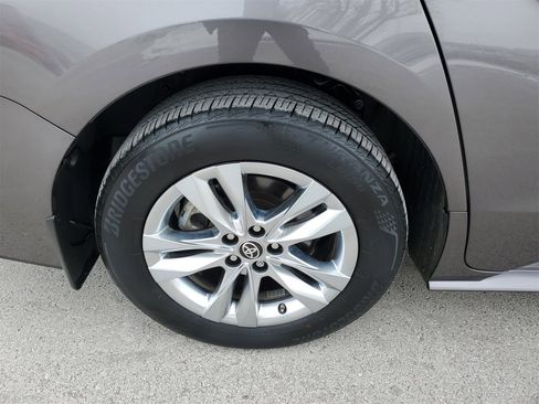 Certified 2023 Toyota Sienna XLE w/ XLE Plus Package image 5