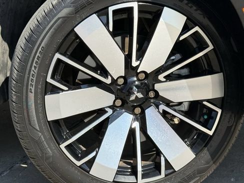Used 2025 Mitsubishi Outlander SE FWD image 10