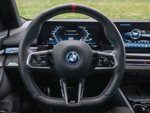 Used 2024 BMW i5 M60 w/ Executive Package image 17