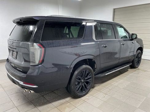 New 2026 Chevrolet Suburban Premier image 6