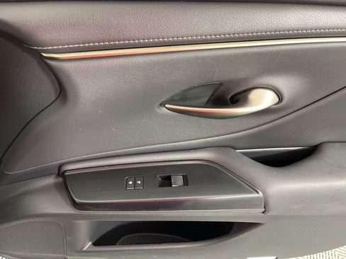 Used 2020 Lexus ES 300h w/ Premium Package image 21