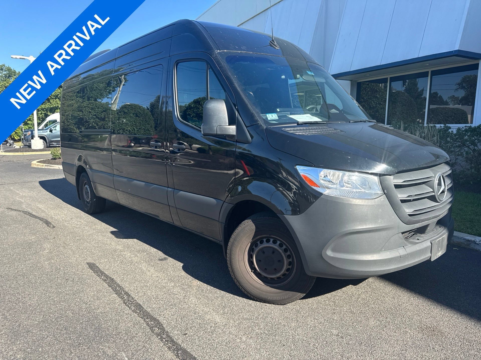 Used 2025 Mercedes-Benz Sprinter 2500 image 1