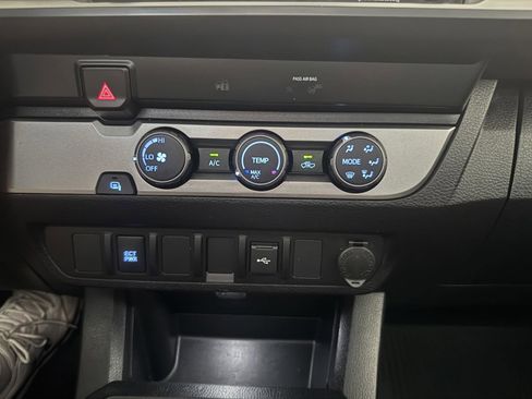 Used 2021 Toyota Tacoma SR w/ SR Convenience Package image 15