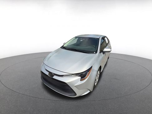 Used 2025 Toyota Corolla LE FWD image 7