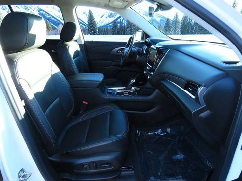 Used 2021 Chevrolet Traverse Premier image 20