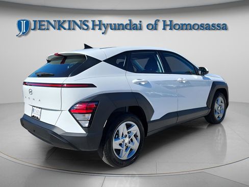 New 2026 Hyundai Kona SE image 4