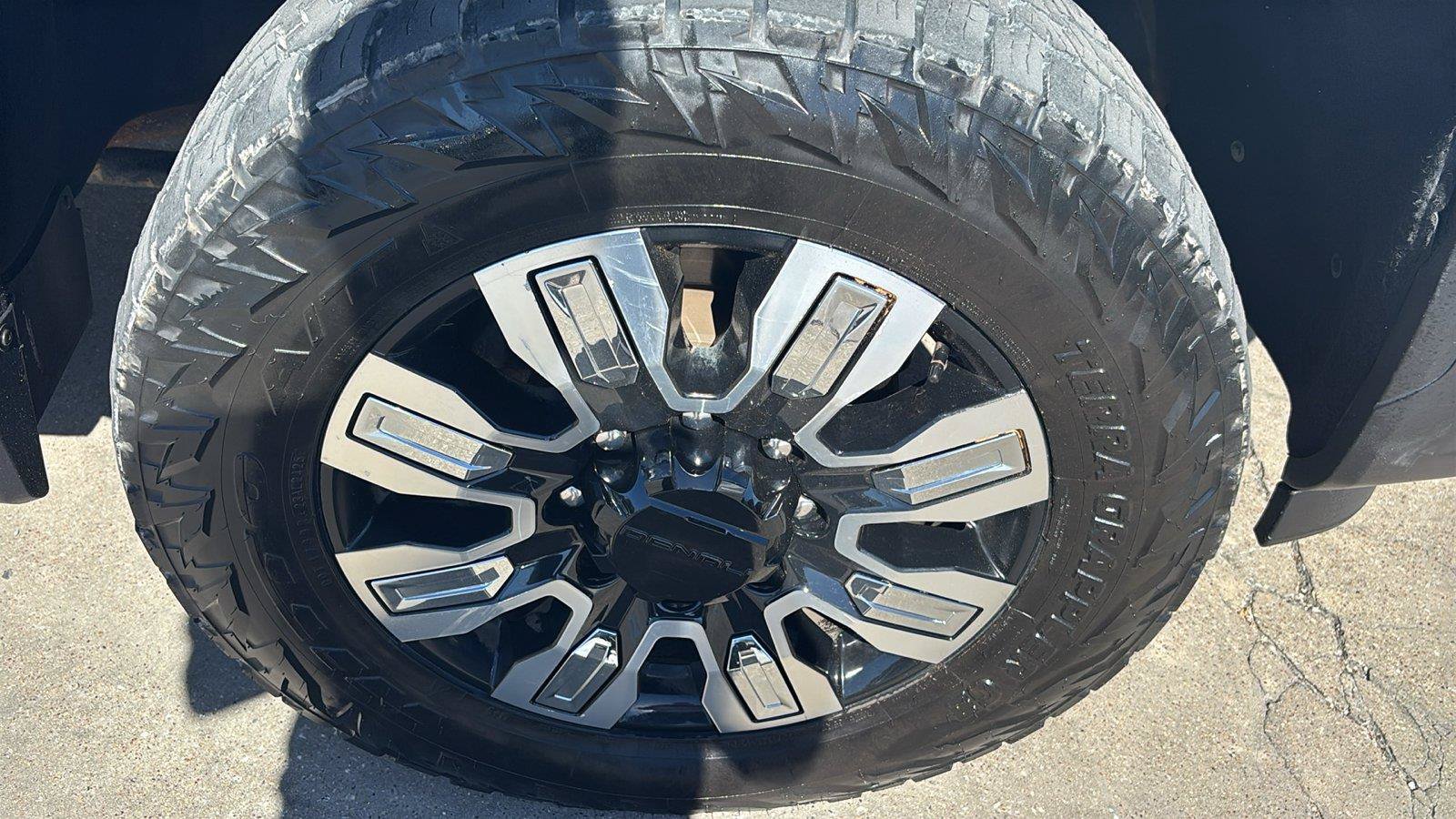 Used 2024 GMC Sierra 2500 Denali w/ Denali Reserve Package AWD/4WD image 12