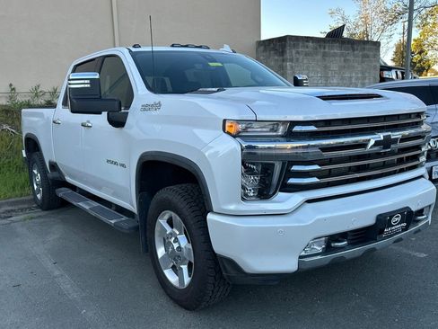 Used 2022 Chevrolet Silverado 2500 High Country w/ Z71 Off-Road Package image 2