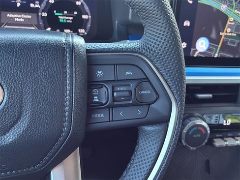 Used 2025 Toyota Tacoma TRD Off-Road image 27