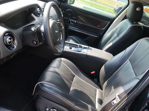 Used 2016 Jaguar XJ R-Sport image 17