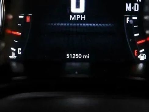 Used 2020 Dodge Challenger SXT image 24