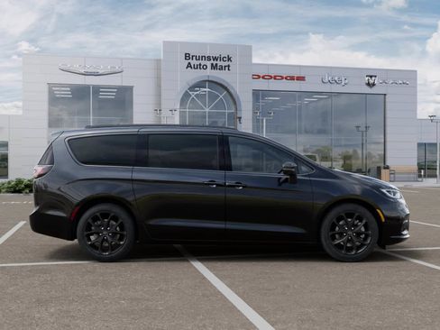 New 2026 Chrysler Pacifica Limited w/ S Appearance Package AWD/4WD image 21
