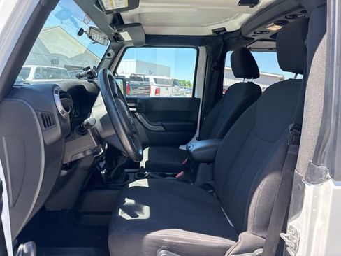 Used 2018 Jeep Wrangler Sport w/ Connectivity Group AWD/4WD image 4