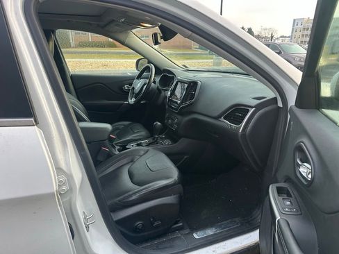 Used 2019 Jeep Cherokee Limited image 13