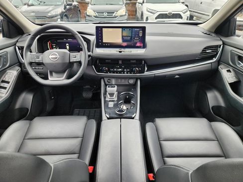 Certified 2025 Nissan Rogue SL w/ SL Premium Package AWD/4WD image 8