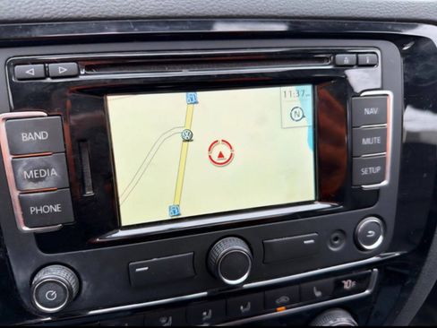 Used 2015 Volkswagen Jetta TDI SEL image 12