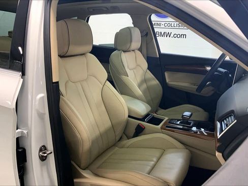 Used 2022 Audi Q5 e Premium Plus image 8