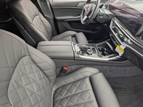 Used 2026 BMW X7 xDrive40i w/ M Sport Package AWD/4WD image 12