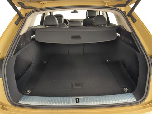 Used 2022 Audi e-tron Premium Plus w/ Premium Plus Package image 13