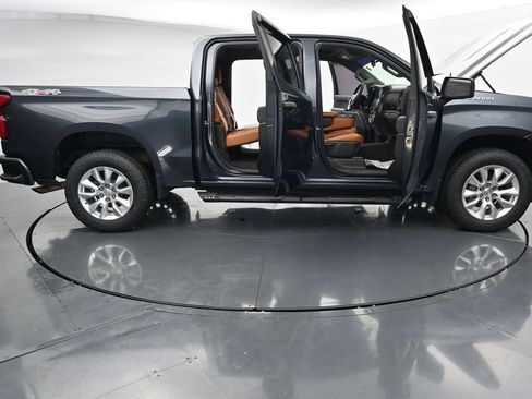 Used 2021 Chevrolet Silverado 1500 Custom AWD/4WD image 39