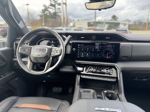 Used 2024 GMC Sierra 2500 AT4 w/ AT4 Premium Plus Package image 12