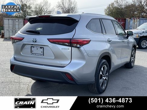 Used 2021 Toyota Highlander XLE image 7
