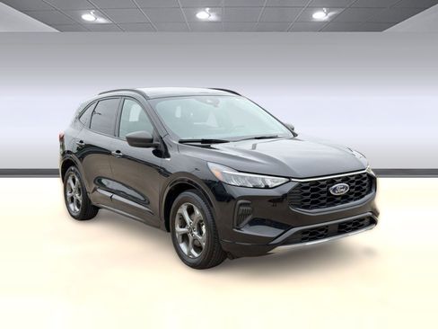 Used 2024 Ford Escape ST-Line w/ Cold Weather Package image 7