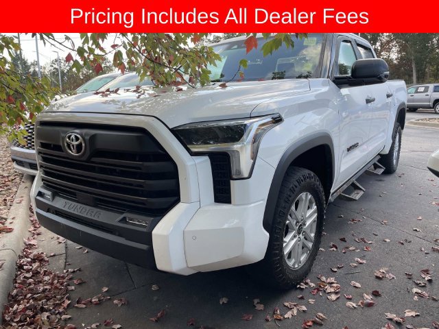 Used 2022 Toyota Tundra SR5 w/ SR5 Convenience Package AWD/4WD image 1