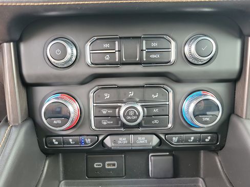 Used 2023 GMC Yukon AT4 AWD/4WD image 14