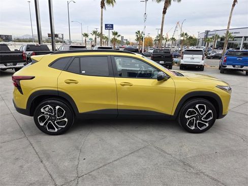 Certified 2024 Chevrolet Trax RS w/ Sunroof Package image 7