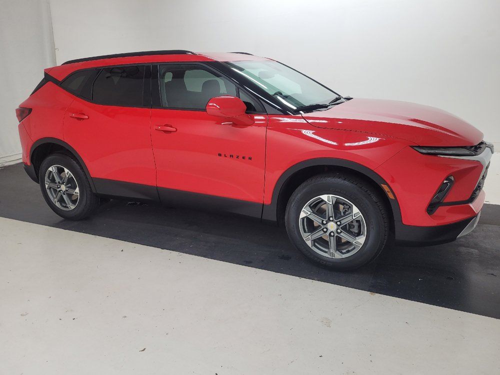 Used 2024 Chevrolet Blazer LT w/ Convenience Package FWD image 11