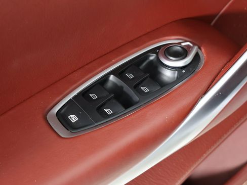 Used 2021 Aston Martin DBX image 22