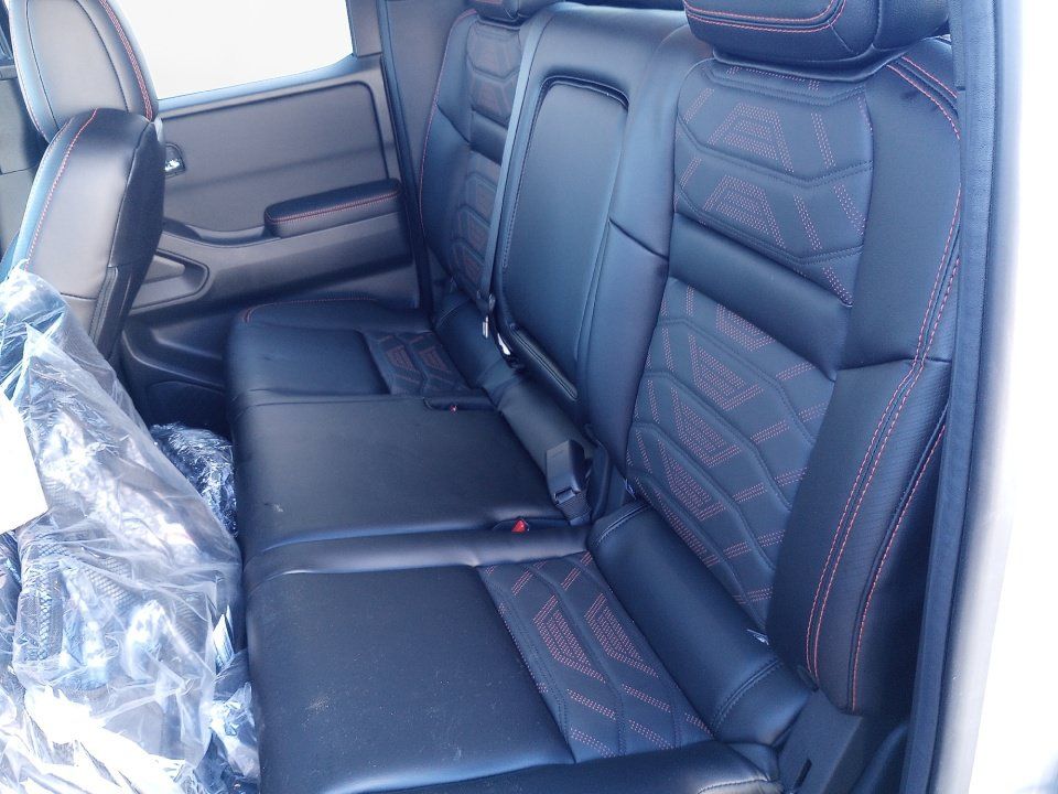 Used 2025 Nissan Frontier PRO-4X w/ Pro Premium Package AWD/4WD image 12