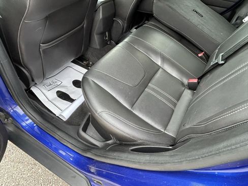 Used 2013 Ford Focus Titanium w/ Titanium Handling Pkg FWD image 9