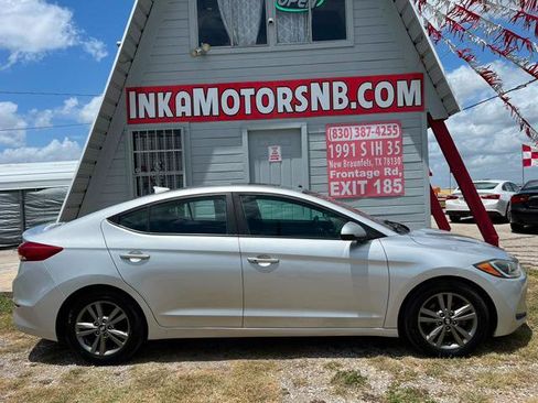 Used 2017 Hyundai Elantra Value Edition w/ Cargo Package FWD image 8